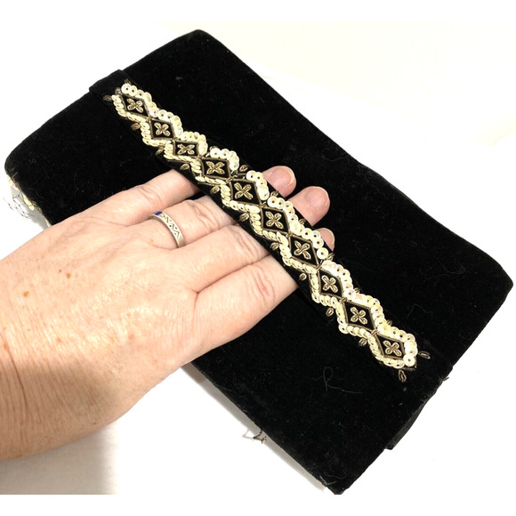 VINTAGE India Clutch Purse Black Velvet Retro Gold & Silver sequins embroidery - Picture 4 of 10
